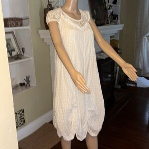 White layered dress super cute sz S